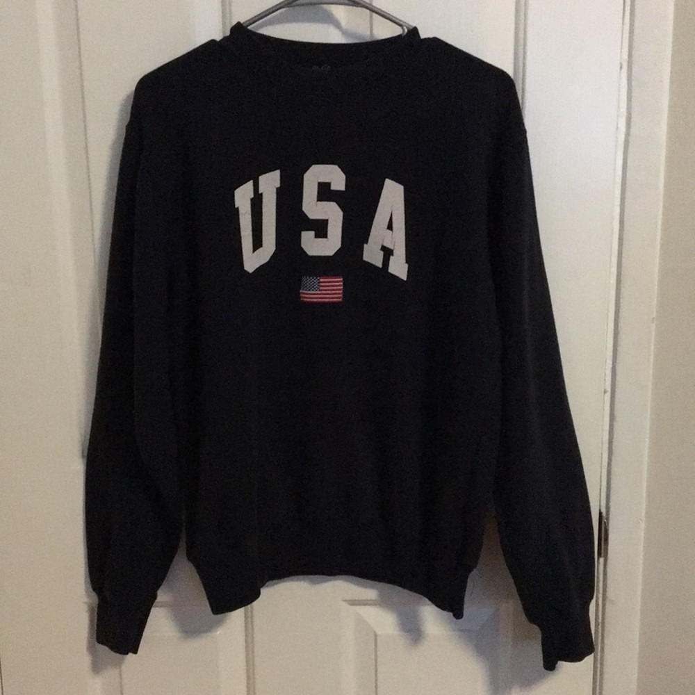 Brandy Melville USA crew neck sweater!!💙